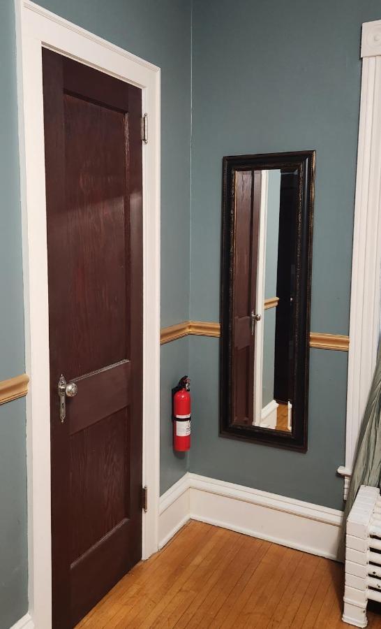 Oaklawn Inn Menomonie Εξωτερικό φωτογραφία