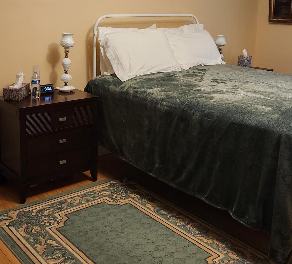 Oaklawn Inn Menomonie Εξωτερικό φωτογραφία