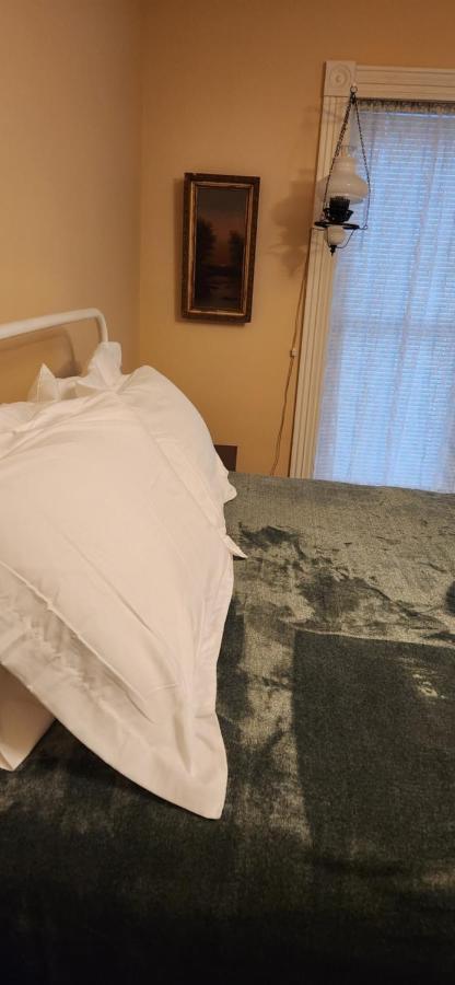 Oaklawn Inn Menomonie Εξωτερικό φωτογραφία