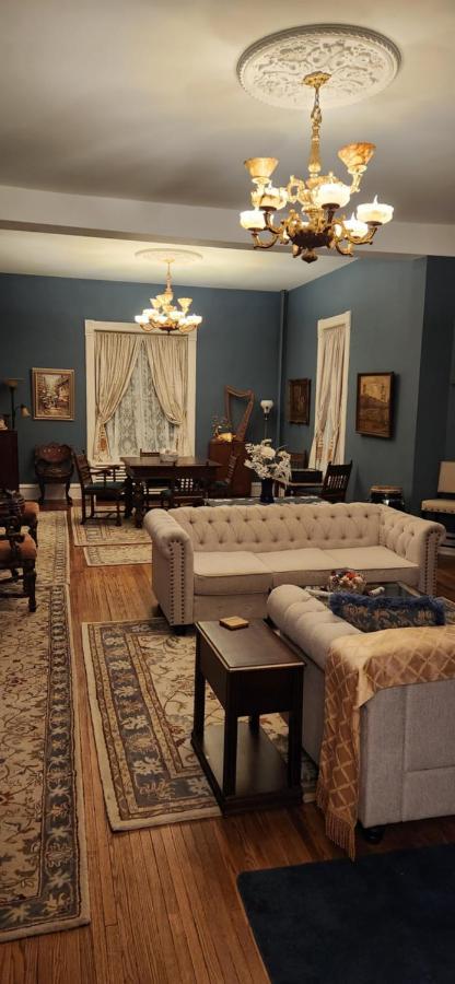 Oaklawn Inn Menomonie Εξωτερικό φωτογραφία
