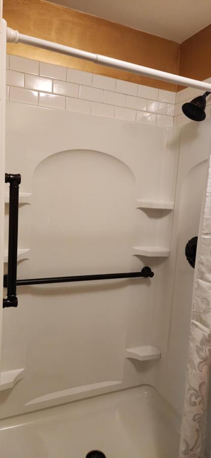 Oaklawn Inn Menomonie Εξωτερικό φωτογραφία