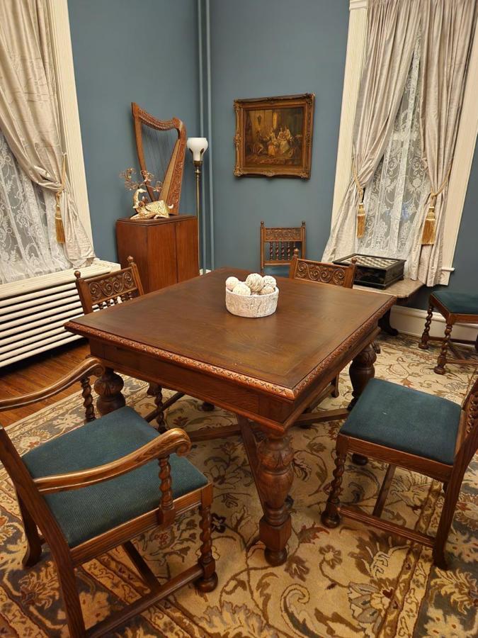 Oaklawn Inn Menomonie Εξωτερικό φωτογραφία
