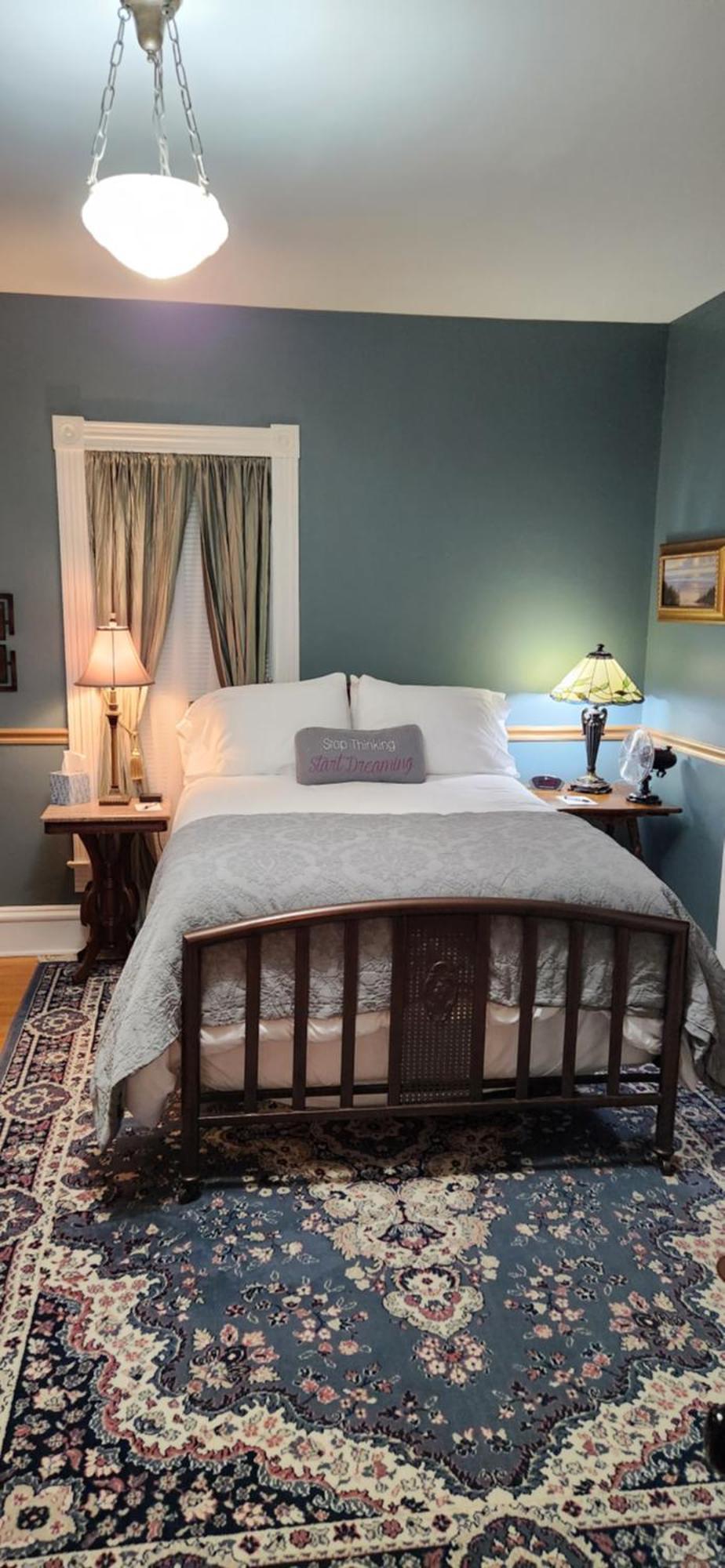 Oaklawn Inn Menomonie Εξωτερικό φωτογραφία