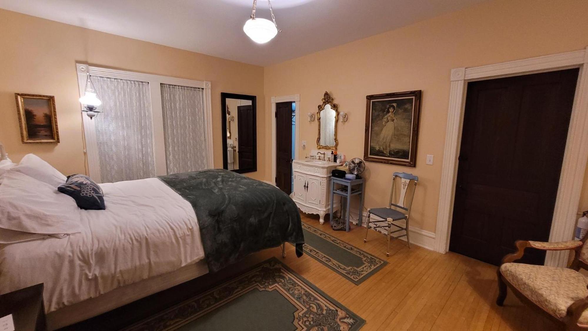 Oaklawn Inn Menomonie Εξωτερικό φωτογραφία